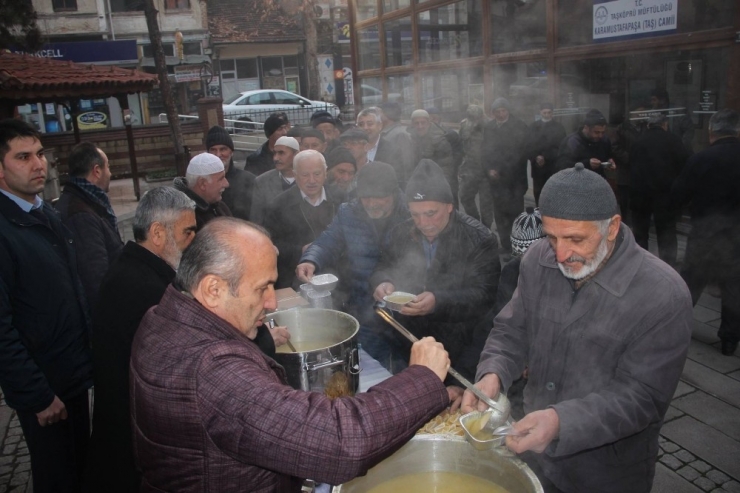 Taşköprü Belediyesi’nden Sabah Çorba İkramı