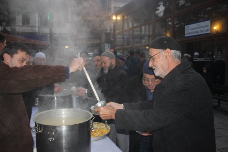 Taşköprü Belediyesi’nden Sabah Çorba İkramı