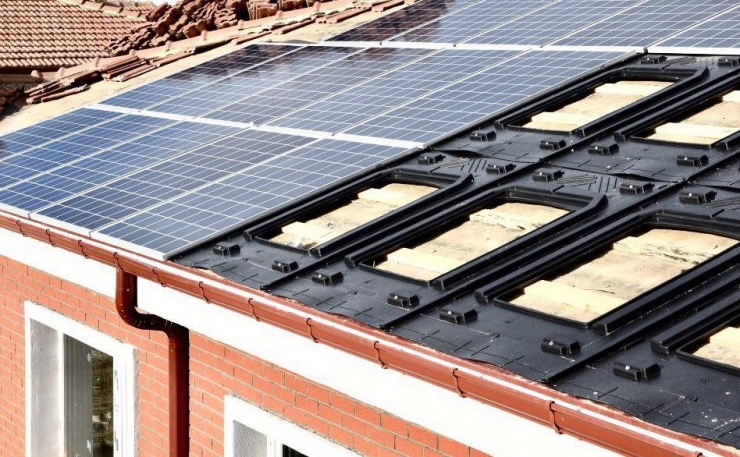 Tepebaşı’nda Binalar Güneş Panelleri İle Donatılıyor