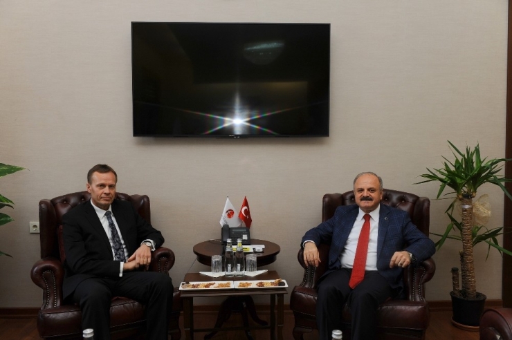 Litvanya’nın Ankara Büyükelçisi Brüzga, Vali Çakacak’ı Ziyaret Etti