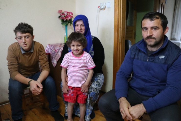 5 Yıldır Karaciğer Nakli Bekleyen Minik Derya’nın Feryadı