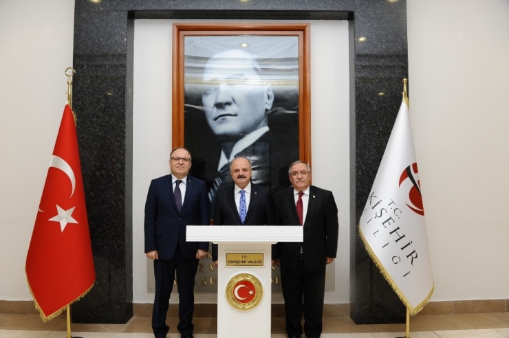 Afyonkarahisar Valisi Tutulmaz Ve Kütahya Valisi Nayir, Vali Çakacak’ı Ziyaret Etti