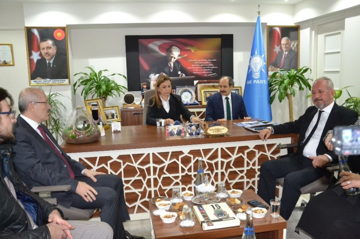 Ak Parti Genel Başkan Yardımcısı Çalık: "Kudüs Konusunda Müslümanlar Tek Vücut Olmalı"