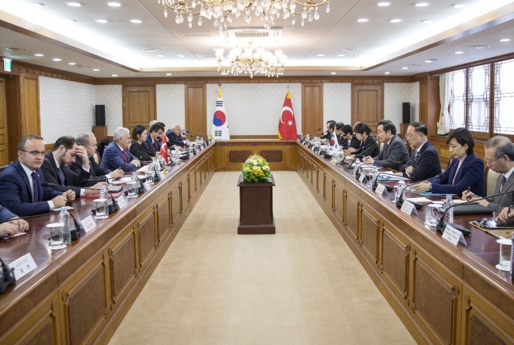 Başbakan Yıldırım, Güney Kore Başbakanı Lee İle Görüştü