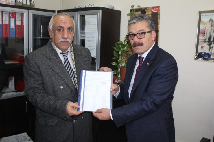 Başkanlar Mazbatalarını Aldı