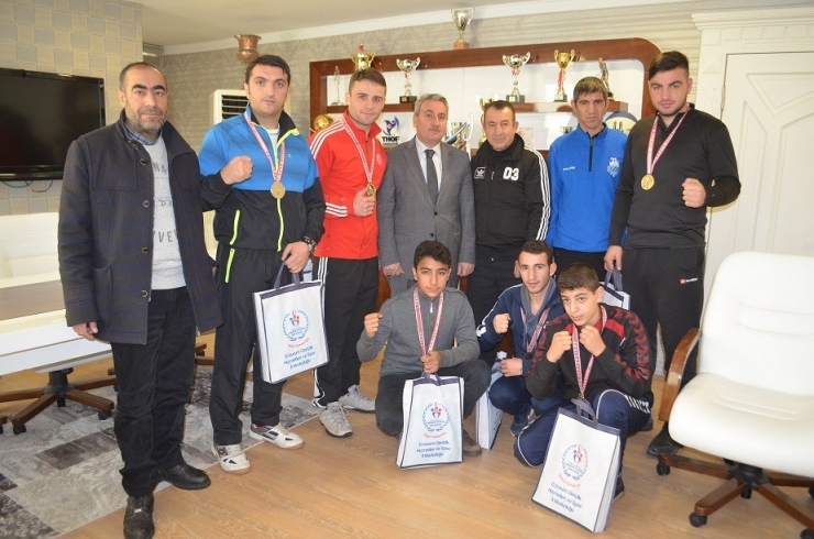 Erzurum’un Altın Yumrukları Ödüllendirildi