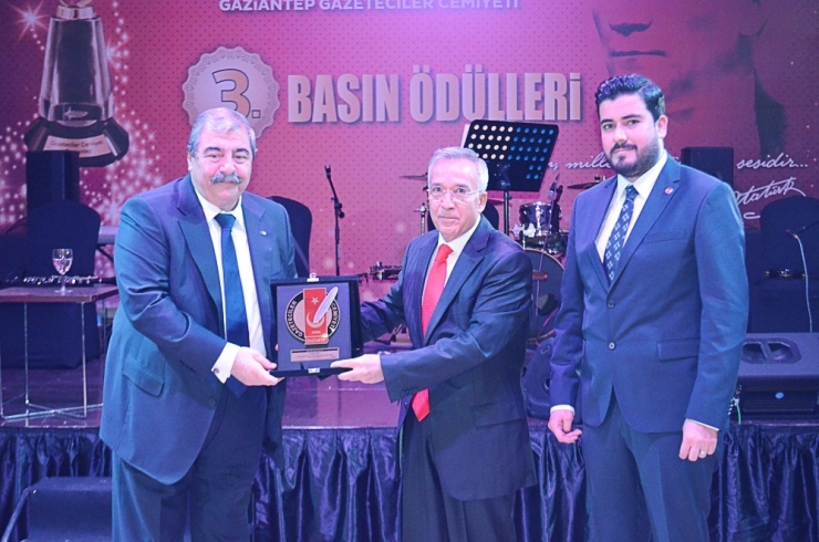 Gazetecilik Ödülleri’ne Başvurular Başladı