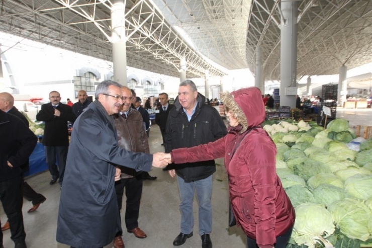 Başkan Köşker’den Tatlıkuyu Pazarına Ziyaret