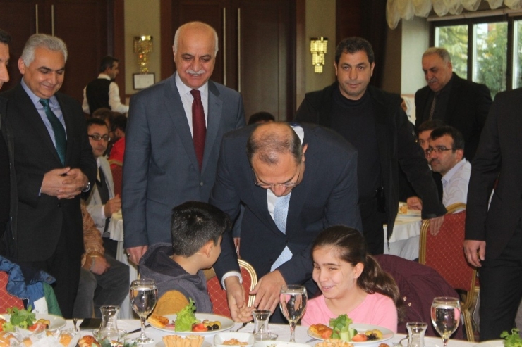 Engelli Öğrencilere Kahvaltı