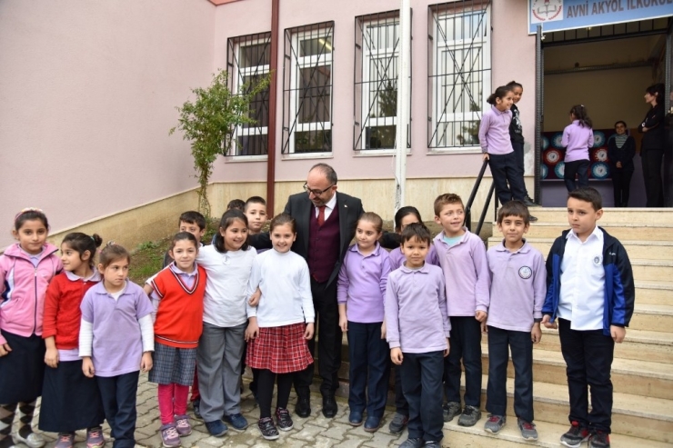 Başkan Üzülmez Özel Çocukları Unutmadı