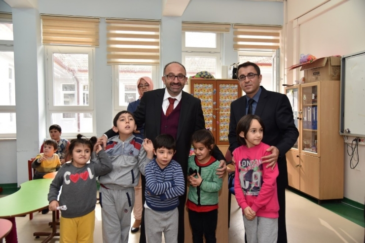 Başkan Üzülmez Özel Çocukları Unutmadı