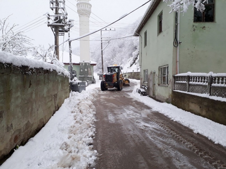 Kocaeli’de 410 Kişilik Ekip Karla Mücadele Ediyor