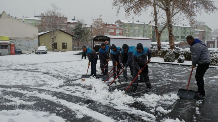 Niğde Güne Karla Uyandı