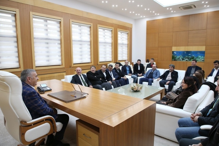 Başkan Toçoğlu, Ak Parti Erenler İlçe Teşkilatı İle Bir Araya Geldi