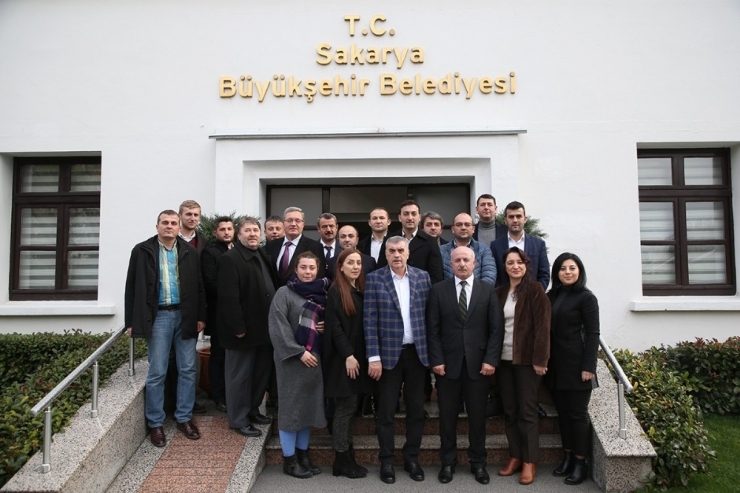 Başkan Toçoğlu, Ak Parti Erenler İlçe Teşkilatı İle Bir Araya Geldi