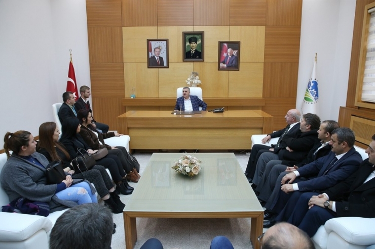 Başkan Toçoğlu, Ak Parti Erenler İlçe Teşkilatı İle Bir Araya Geldi