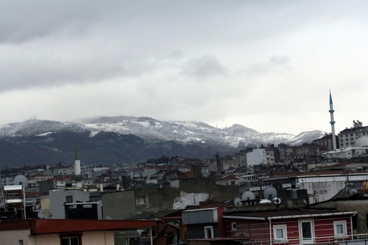 Samsun’un Yüksek Kesimleri Beyaza Büründü
