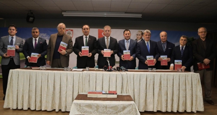 ’Sivas İli Ve İlçelerindeki Türk Devri Hamamları’ Kitabının Tanıtımı Yapıldı