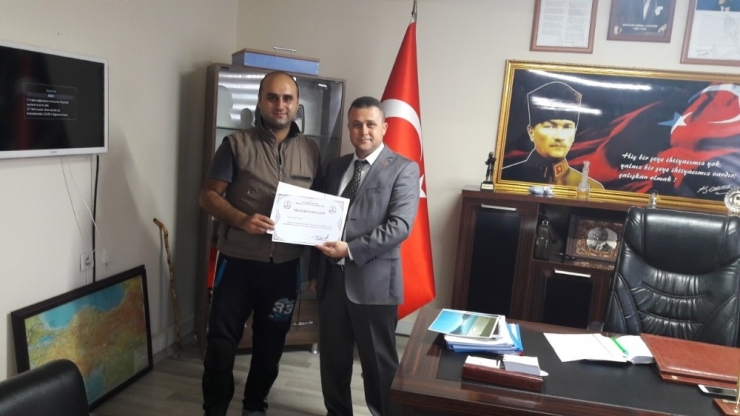 Burhaniye’de Pansiyon Çalışanlarına Müdür Teşekkürü