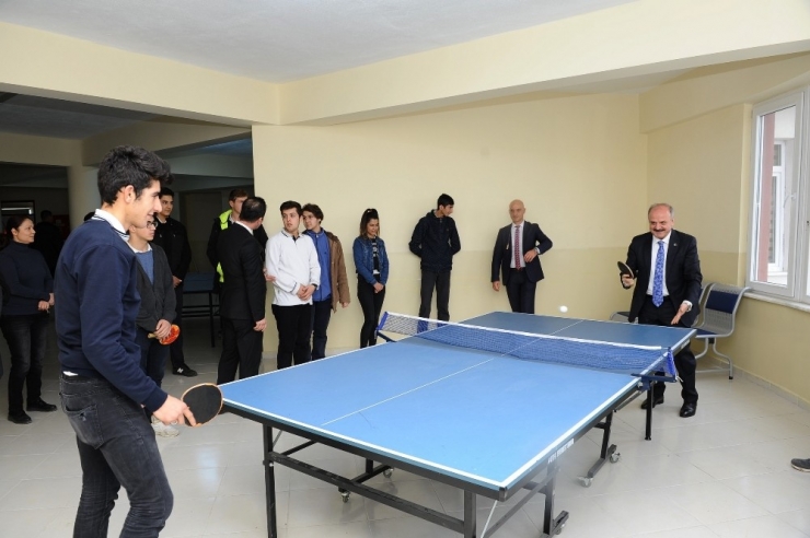 Vali Çakacak Şehit İlker Karter Mesleki Ve Teknik Anadolu Lisesi’ni Ziyaret Etti