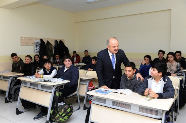 Vali Çakacak Şehit İlker Karter Mesleki Ve Teknik Anadolu Lisesi’ni Ziyaret Etti