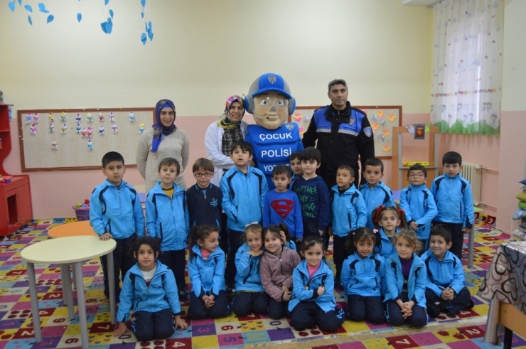 Anaokulu Öğrencilerine Polislik Mesleği Anlatıldı