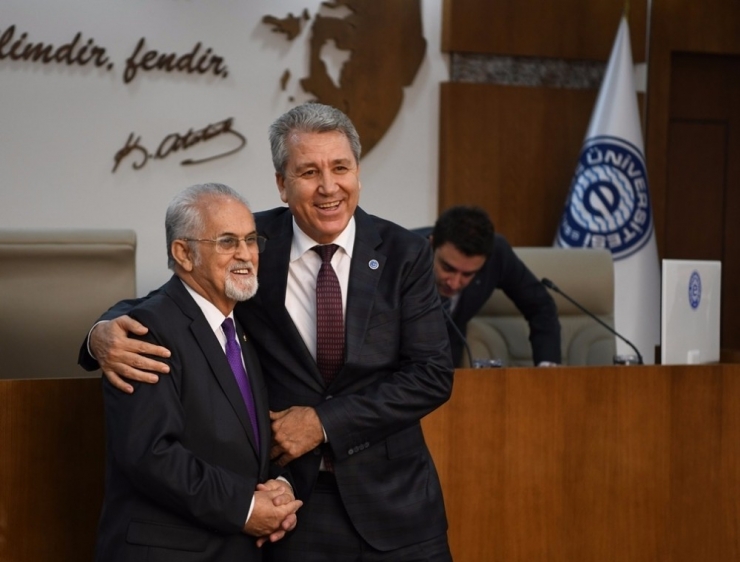 Basının Duayen Hocasına Anlamlı Ödül