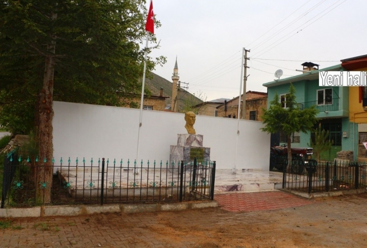 Kemerhisar Belediyesi’nden “Her Köye Atatürk Büstü” Projesi