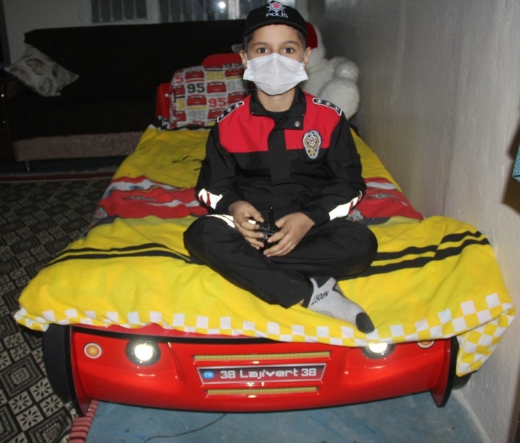 Lösemili Mustafa’nın ’Arabalı Yatak’ Hayali Gerçek Oldu