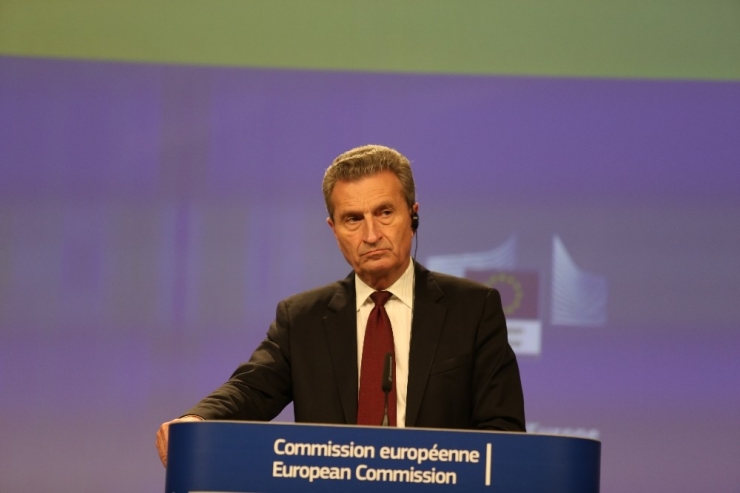 Ab, Kendi Imf’sini Kuracak