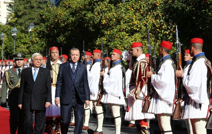 Cumhurbaşkanı Erdoğan, Atina’da Resmi Törenle Karşılandı