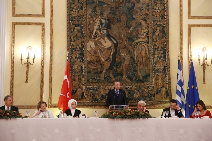 Cumhurbaşkanı Erdoğan, Onuruna Verilen Yemeğe Katıldı