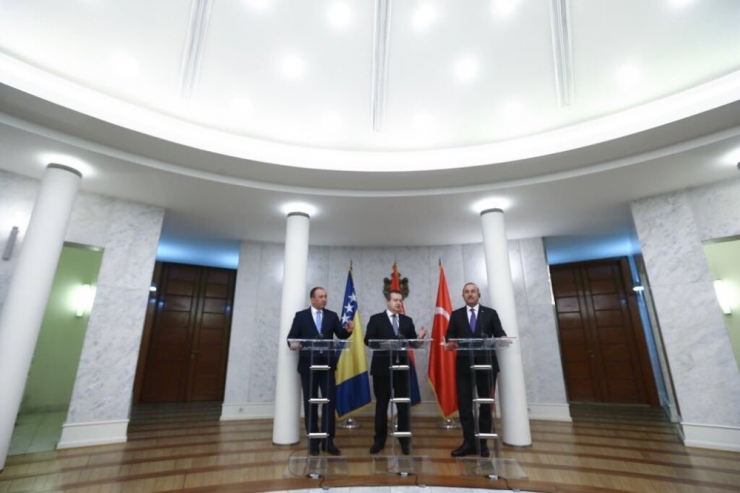 Dışişleri Bakanı Çavuşoğlu, Sırbistan’da Üçlü Dışişleri Bakanları Toplantısı’na Katıldı