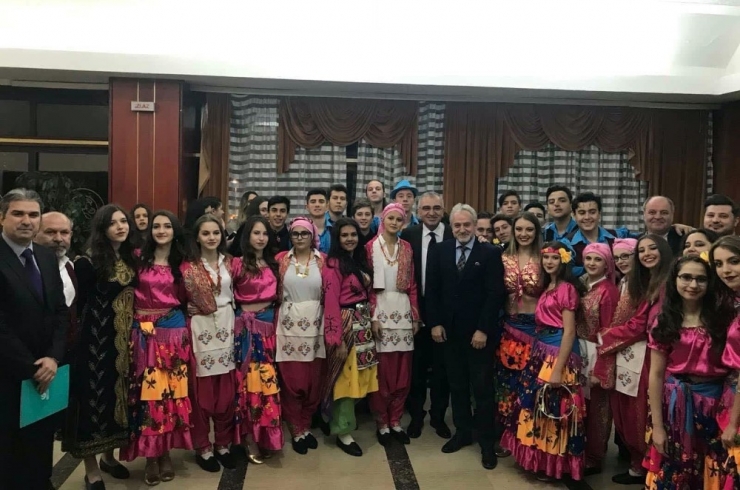 Edirne Belediyesi Halk Oyunları Ekibi Karadağ’ı Fethetti