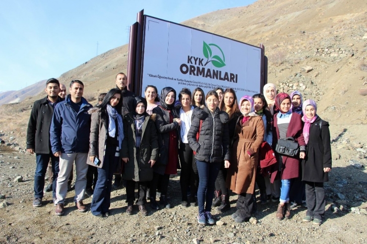 Erzincan’da Kyk’lı Gençler Gelecek İçin Fidan Dikti