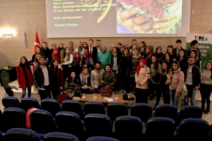 Uşak Üniversitesi’nde ’Gençlik, Gelecek Ve Girişimcilik’ Söyleşisi