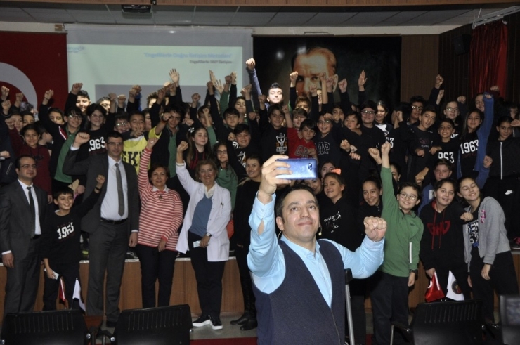 Gkv’de Engellilerle Doğru İletişim Metotları İnteraktif Söyleşisi