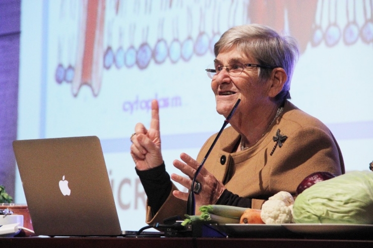 Canan Karatay: “Erkeklerin Ömrü Kadınlardan Daha Kısa Oluyor”