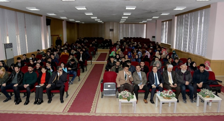 Yabancı Öğrencilere ‘Terör’ Bilgilendirmesi