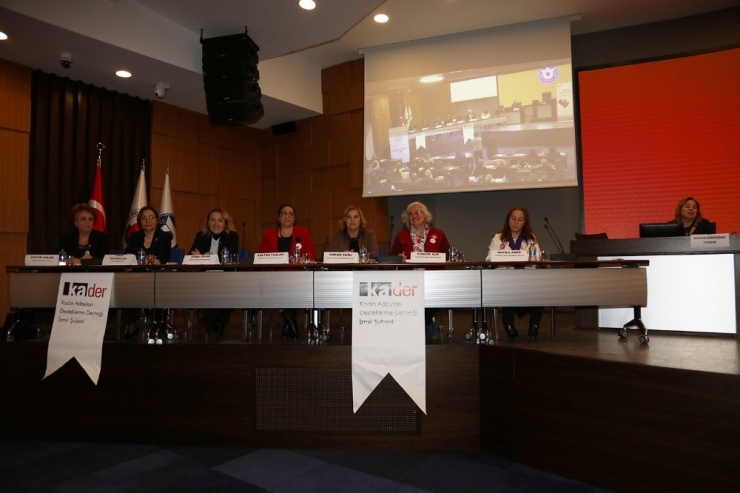 Başkan Uyar, Kadınları Siyasette Dayanışmaya Çağırdı