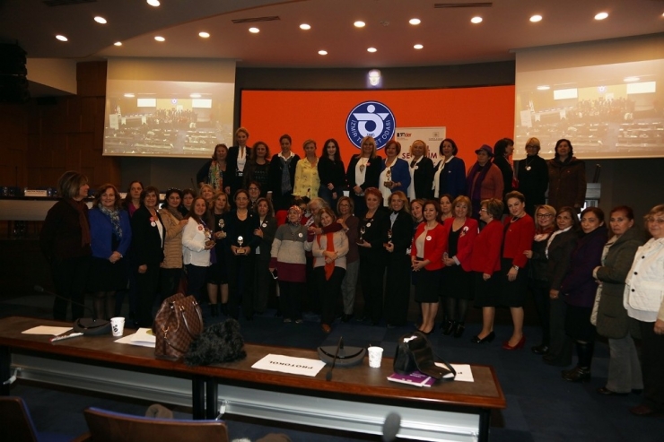 Başkan Uyar, Kadınları Siyasette Dayanışmaya Çağırdı