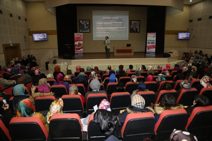 “Komek Aile Okulu’ndan 400 Mezun Daha”