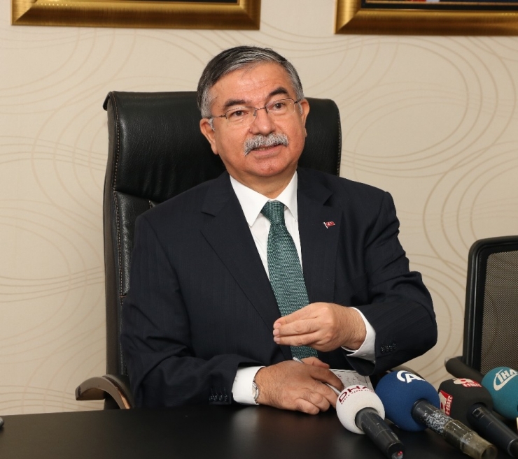 Bakan Yılmaz: “Türkiye Beşeri Sermayesiyle İleri Gidiyor”