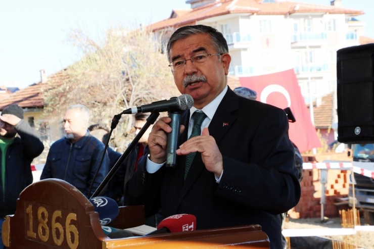 Bakan Yılmaz’dan İmam Hatip Okulları Eleştirilerine Yanıt