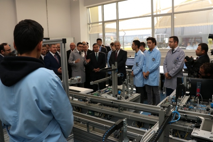 Bakan Yılmaz’dan Osb’deki Meslek Liseleri İçin Yönetim Çağrısı