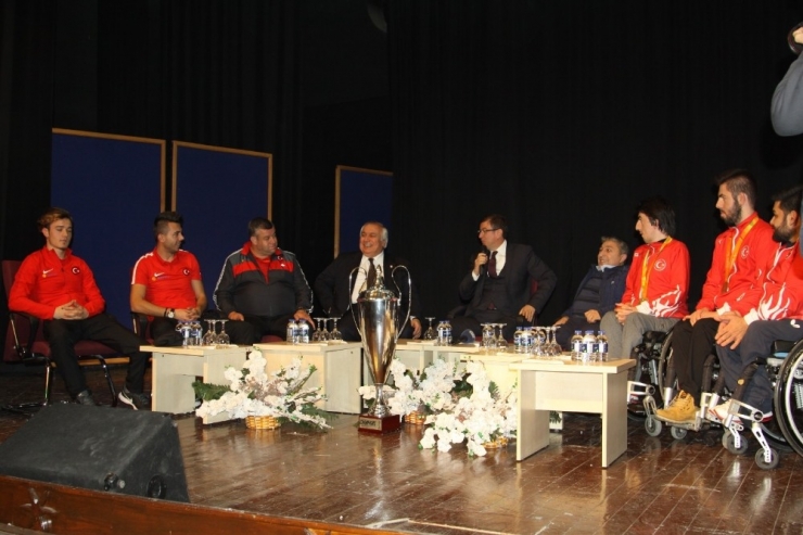 “Başarıya Engel Yok, Milli Gururlarımız” Paneli