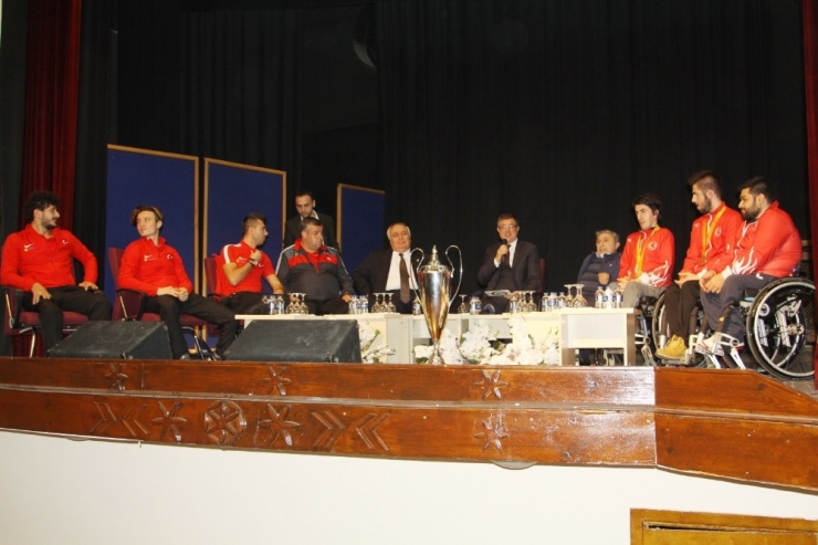 “Başarıya Engel Yok, Milli Gururlarımız” Paneli