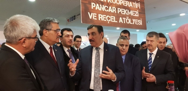 Recep Konuk’a Üstün Hizmet Ödülü