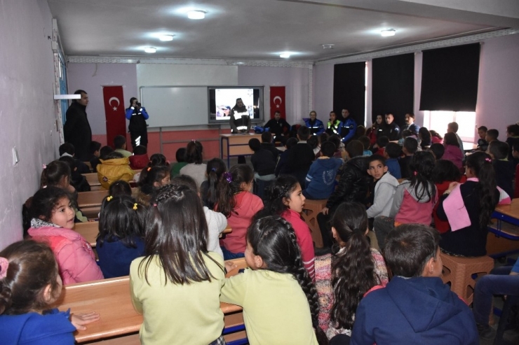 Polisten Öğrencilere Güvenlik Eğitimi