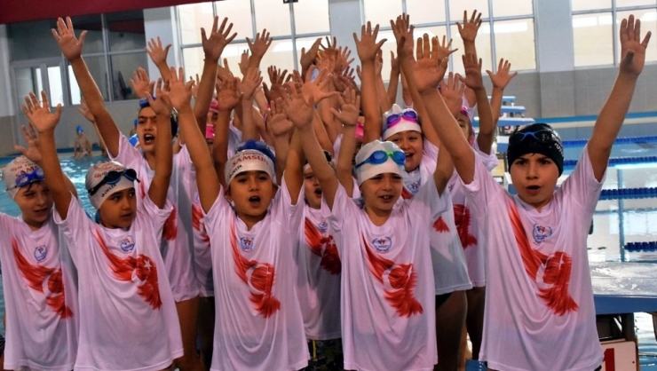 “Geleceğe Kulaç Atıyoruz Projesi” Türkiye 1’incisi Oldu